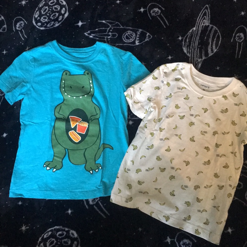 Carters 3T bananas 🍌 and dinosaur 🦖 shirt bundle